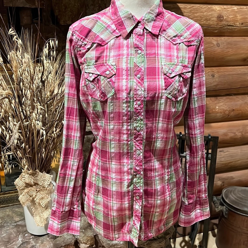 💚 EUC - Ariat Women's Button Down Fitted Top